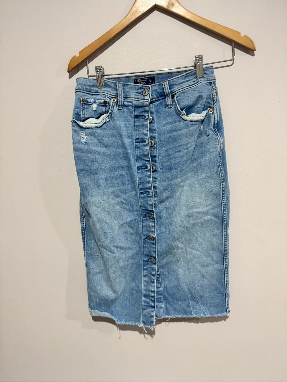 Abercrombie Fitch Disstressed Denim Skirt Sz 27/4